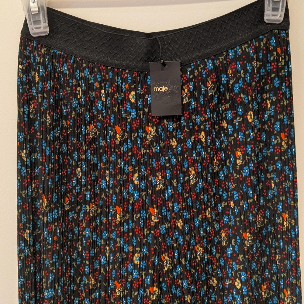 NWT cute Maje with flowers and elastic band